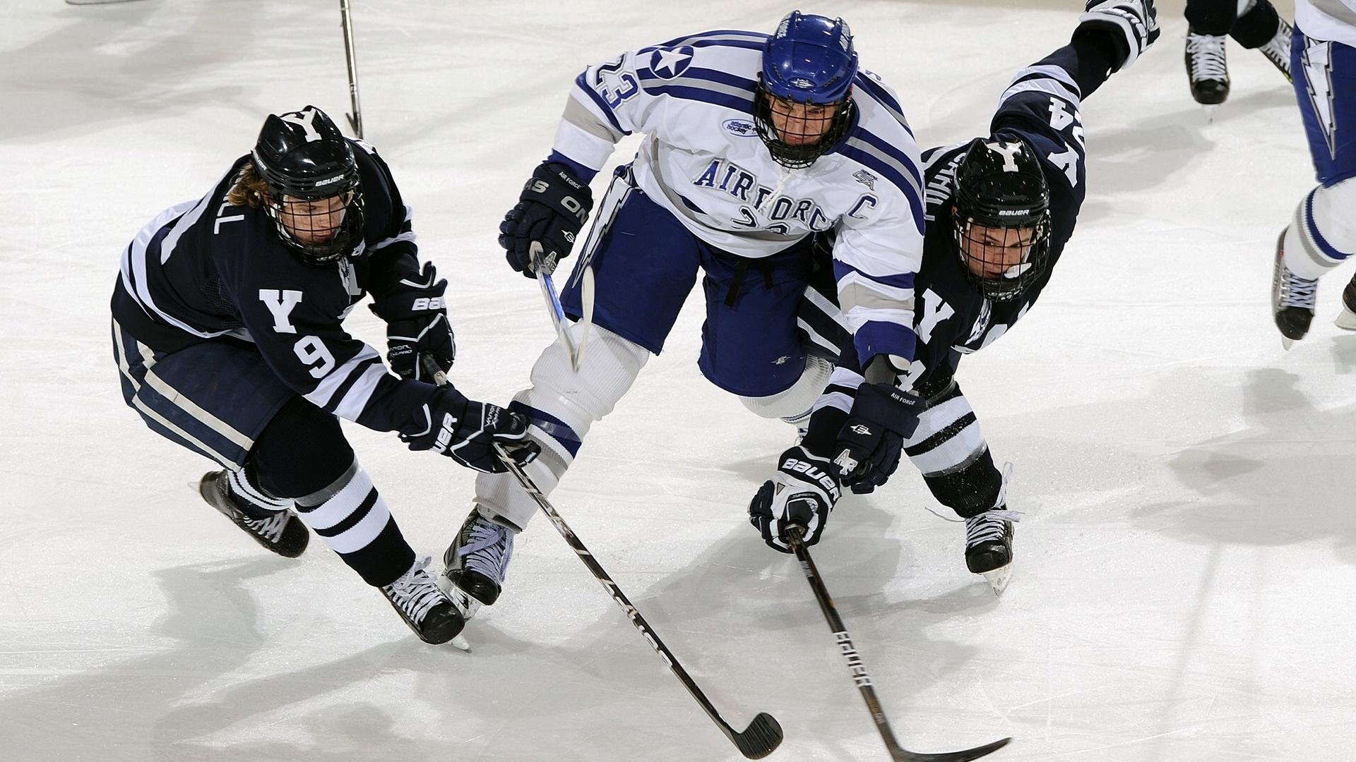 周意首尔不敌黄泽林无缘澳网资格赛，赛后留下男儿泪网友大喊别哭